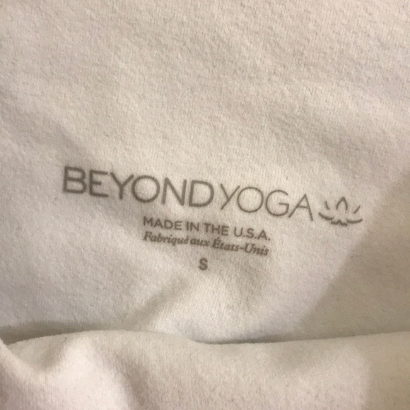 Beyond Yoga coral crop leggings Small - Picture 5 of 5